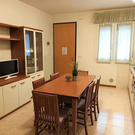 Trilocale Piano Terra Con Doppi Servizi Piazza Aurora Appartamento *