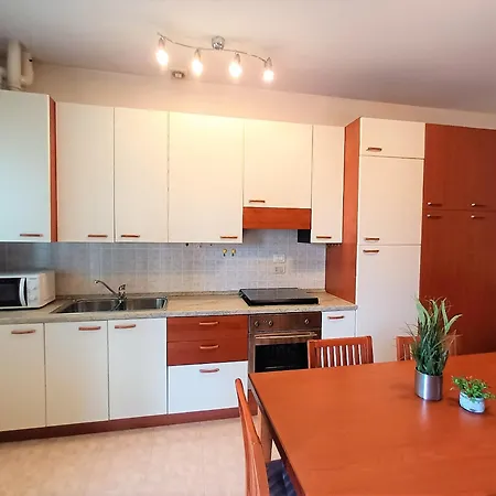 Trilocale Piano Terra Con Doppi Servizi Piazza Aurora Appartamento *