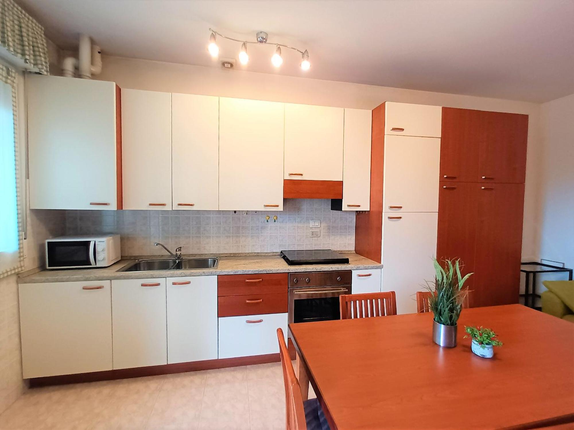 Trilocale Piano Terra Con Doppi Servizi Piazza Aurora Appartamento *