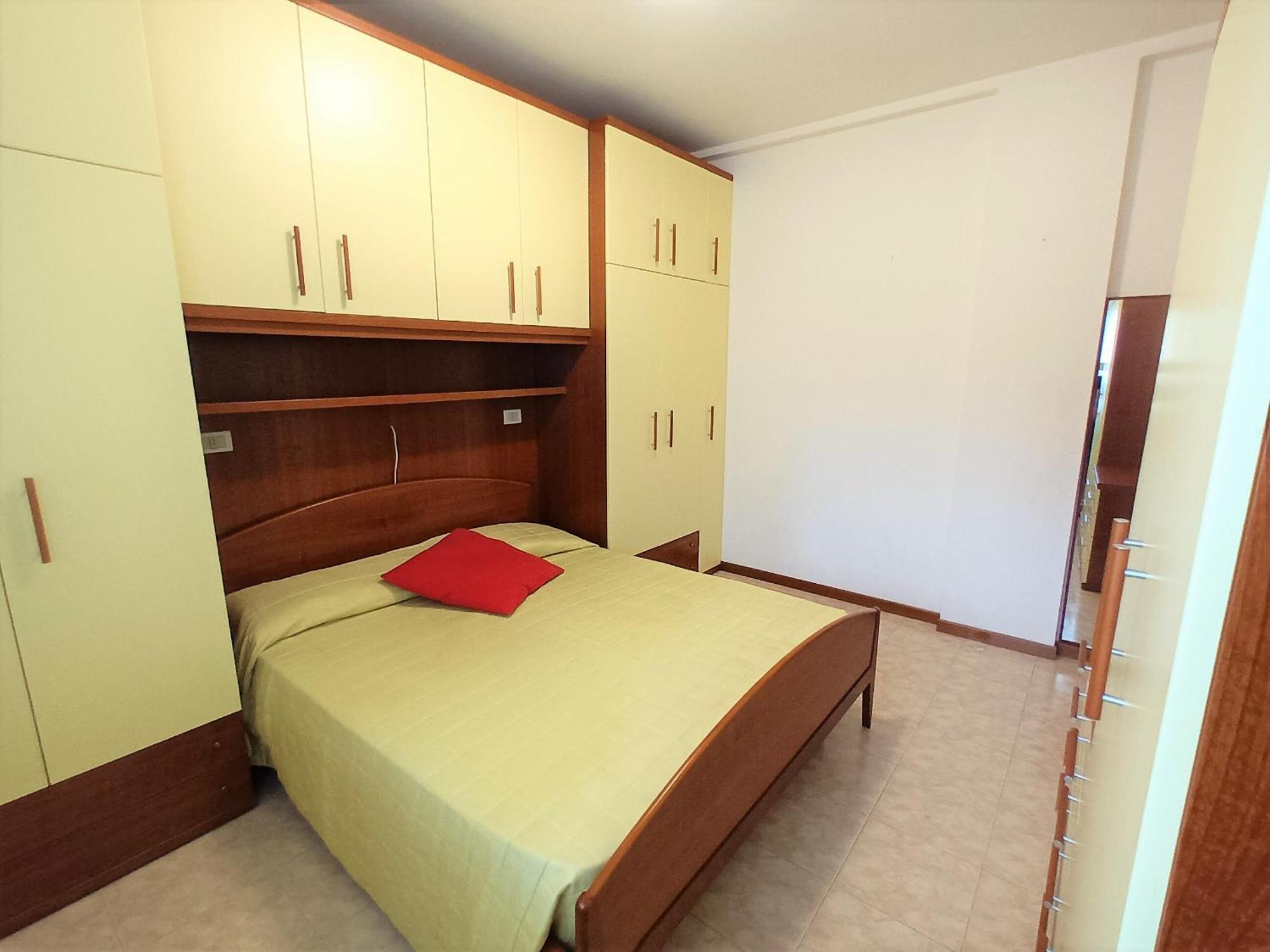 Trilocale Piano Terra Con Doppi Servizi Piazza Aurora *
