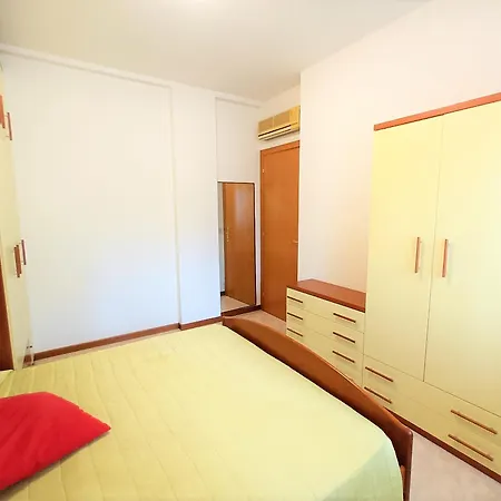 Trilocale Piano Terra Con Doppi Servizi Piazza Aurora 100m Dal Mare - Family *