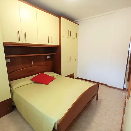 Trilocale Piano Terra Con Doppi Servizi Piazza Aurora 100m Dal Mare - Family *
