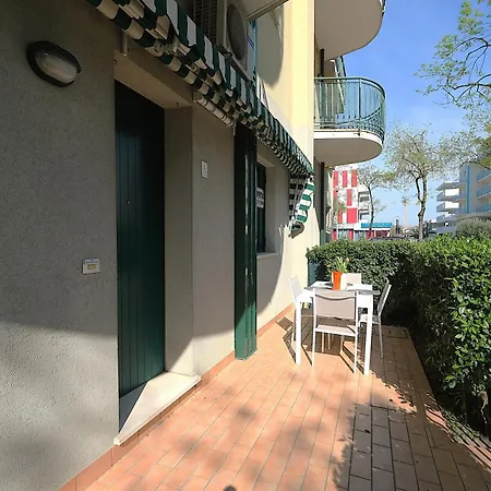 Apartment Trilocale Piano Terra Con Doppi Servizi Piazza Aurora 100m Dal Mare - Family Lido di Jesolo