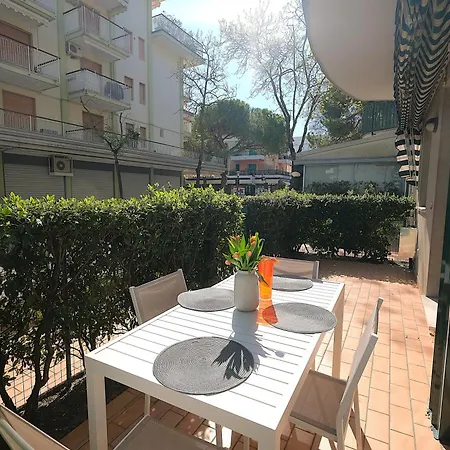 Trilocale Piano Terra Con Doppi Servizi Piazza Aurora 100m Dal Mare - Family *