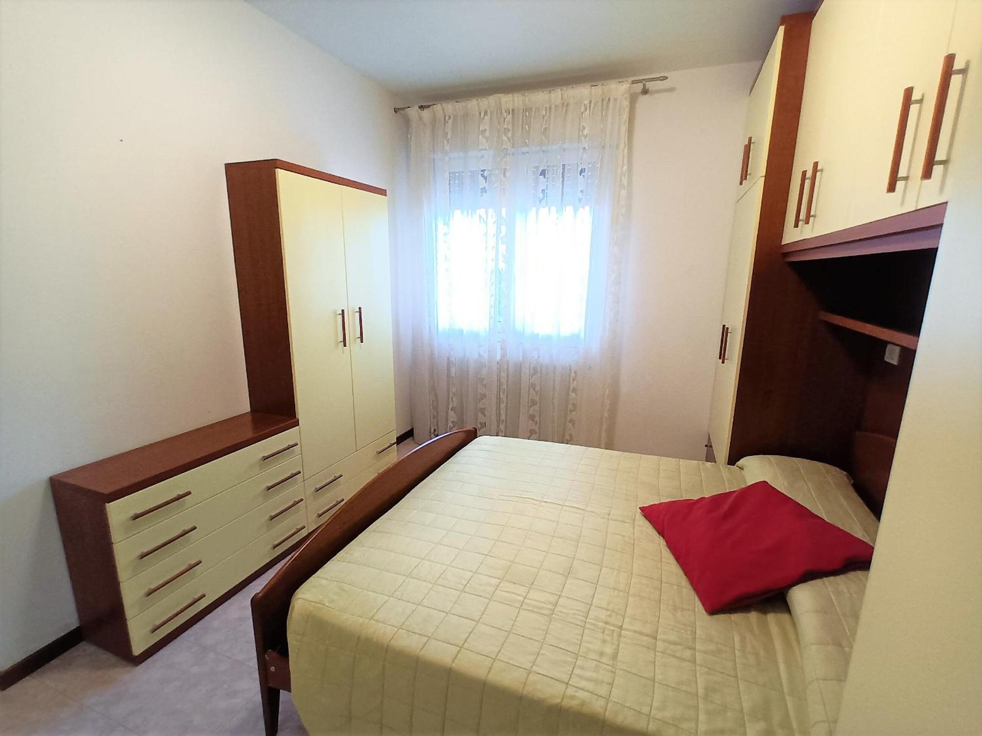 Apartment Trilocale Piano Terra Con Doppi Servizi Piazza Aurora 100m Dal Mare - Family *